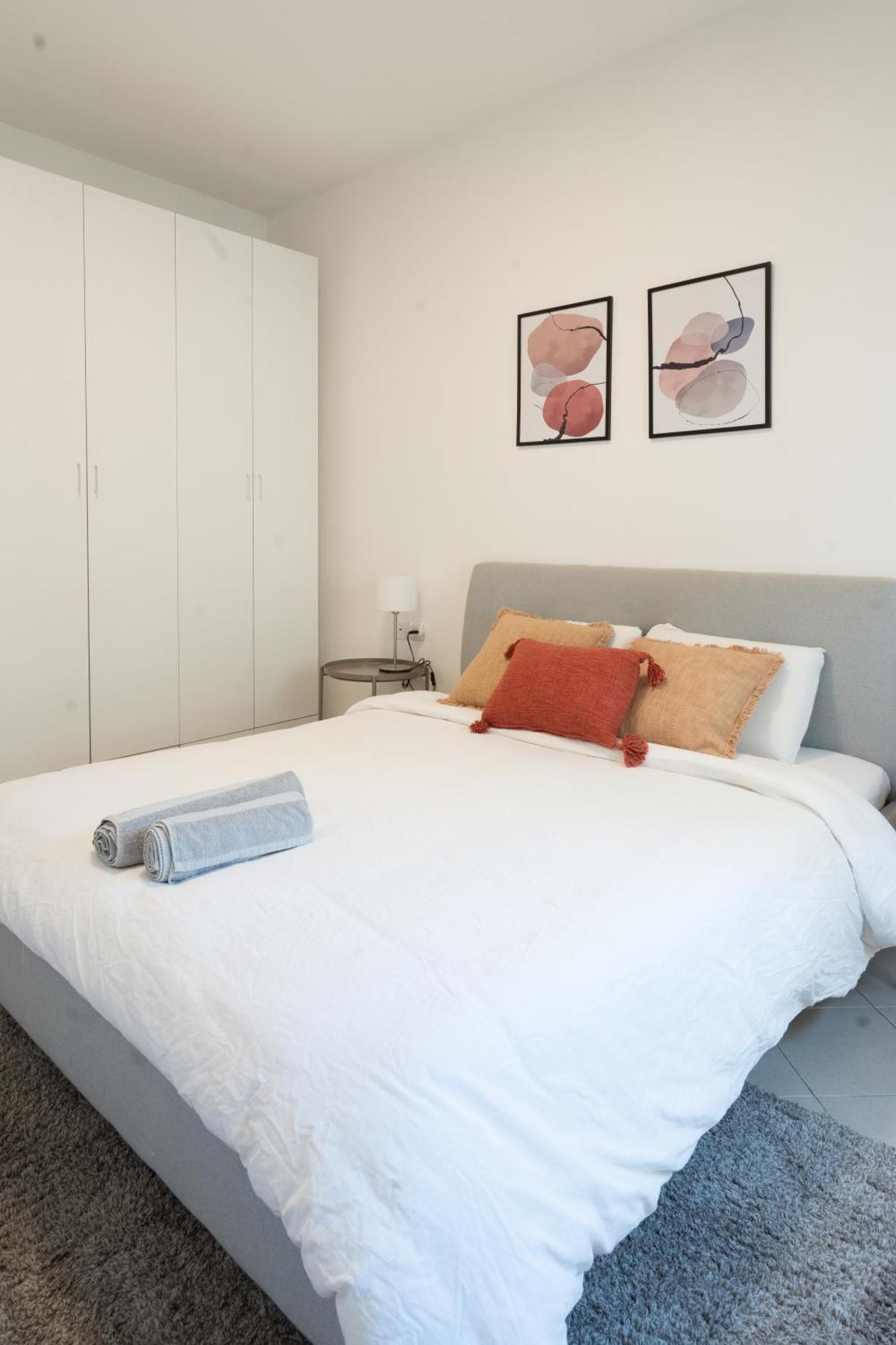 Eliezer Ben Yehuda With Shelter Apartment